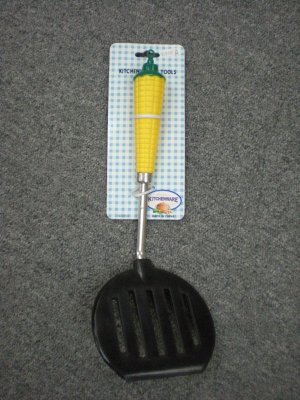 K858A LARGE TURNER W/SWEET CORN SHAPE HANDLE