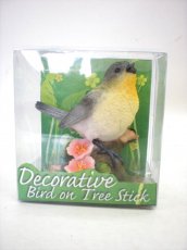 CK1338B POLYSTONE DECORATIVE BIRD ON TREE STICK